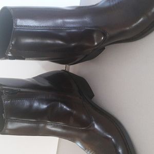 Laredo brown dress cowboy boots in a 10D